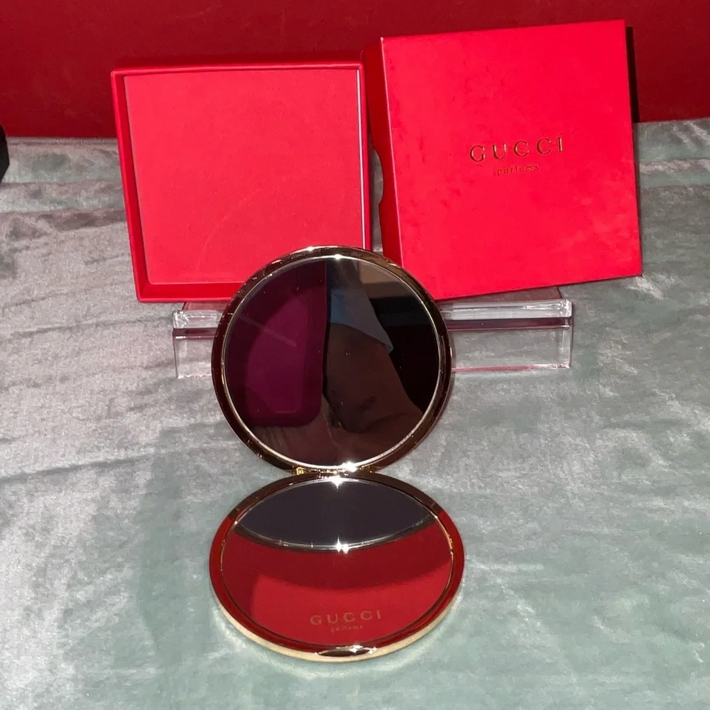 Gucci Red Compact with Gold-Tone Interlocking G Lid